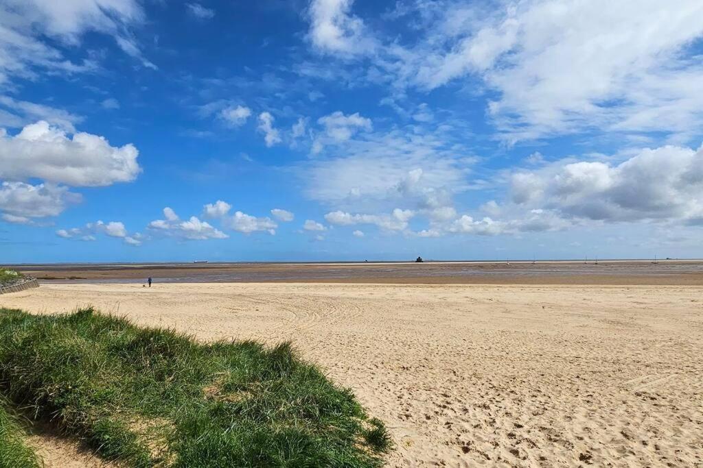 Humberston Boathouse Lodge & Hot Tub - Cleethorpes Beach Cabin Chalet Exterior foto