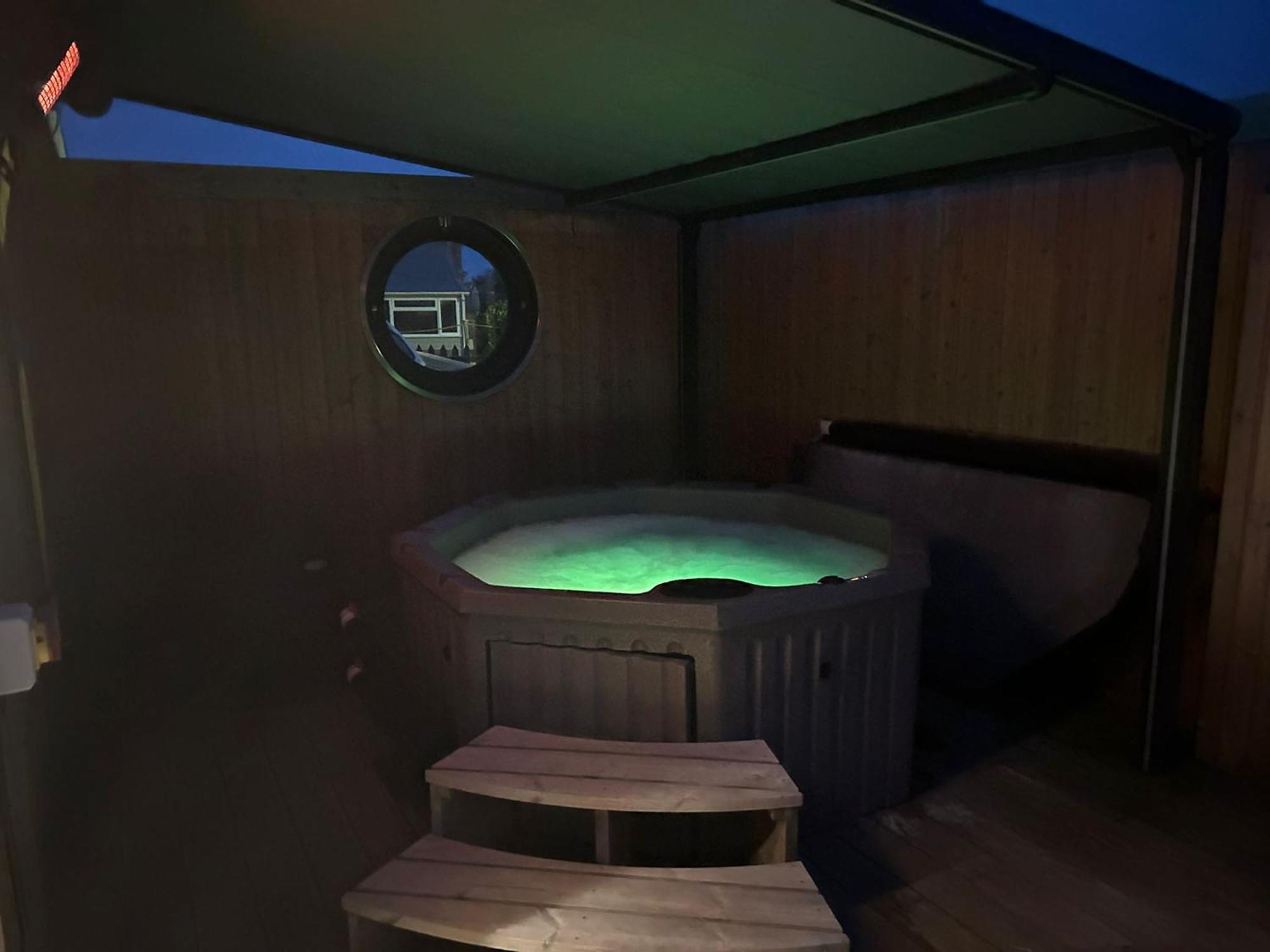 Humberston Boathouse Lodge & Hot Tub - Cleethorpes Beach Cabin Chalet Exterior foto